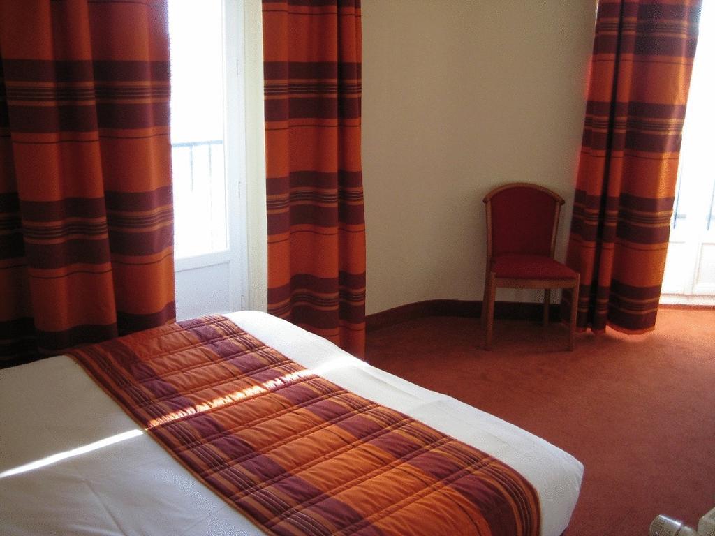 Kyriad Hotel Lamballe Bagian luar foto