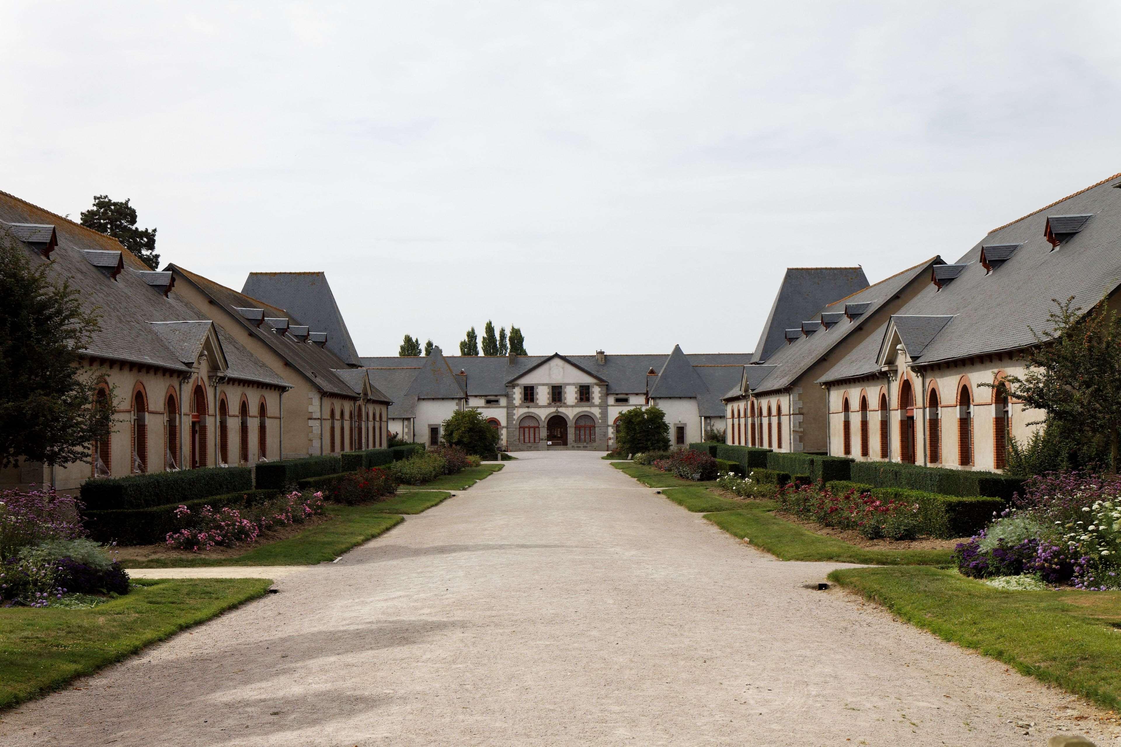 Kyriad Hotel Lamballe Bagian luar foto